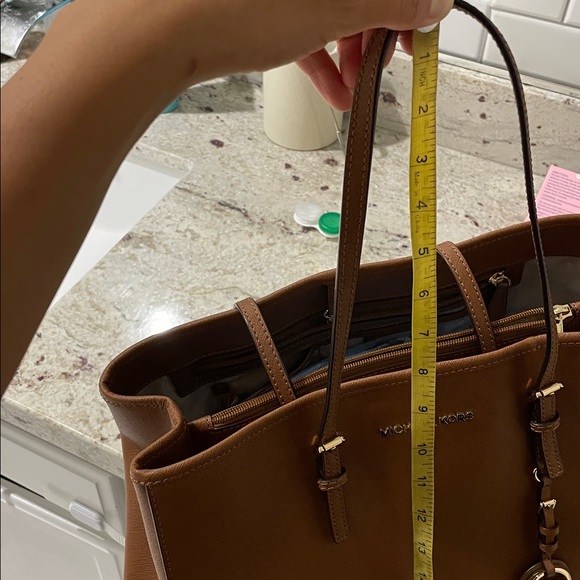 Authentic Michael Kors purse double strap brown - Picture 4 of 4